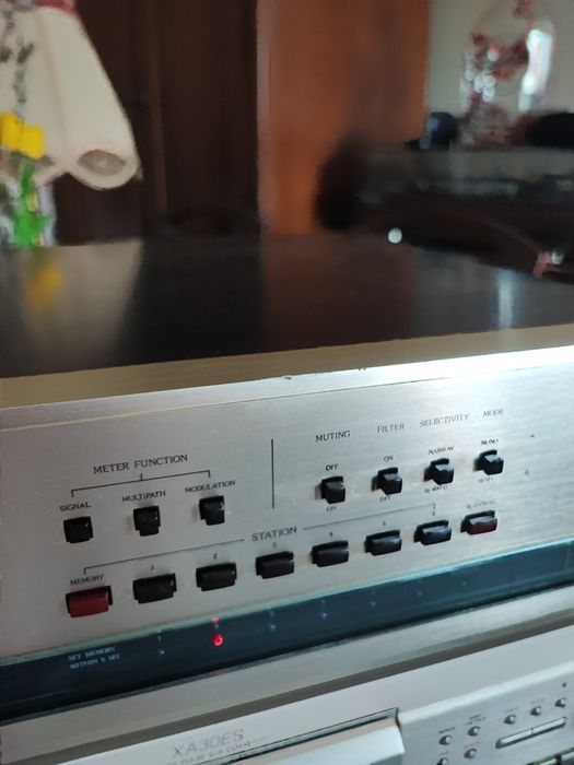 Accuphase T 105 tuner stereo