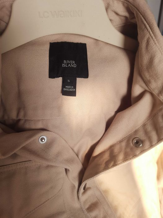 Бежева куртка з довгим рукавом стандартного крою River Island чоловіча