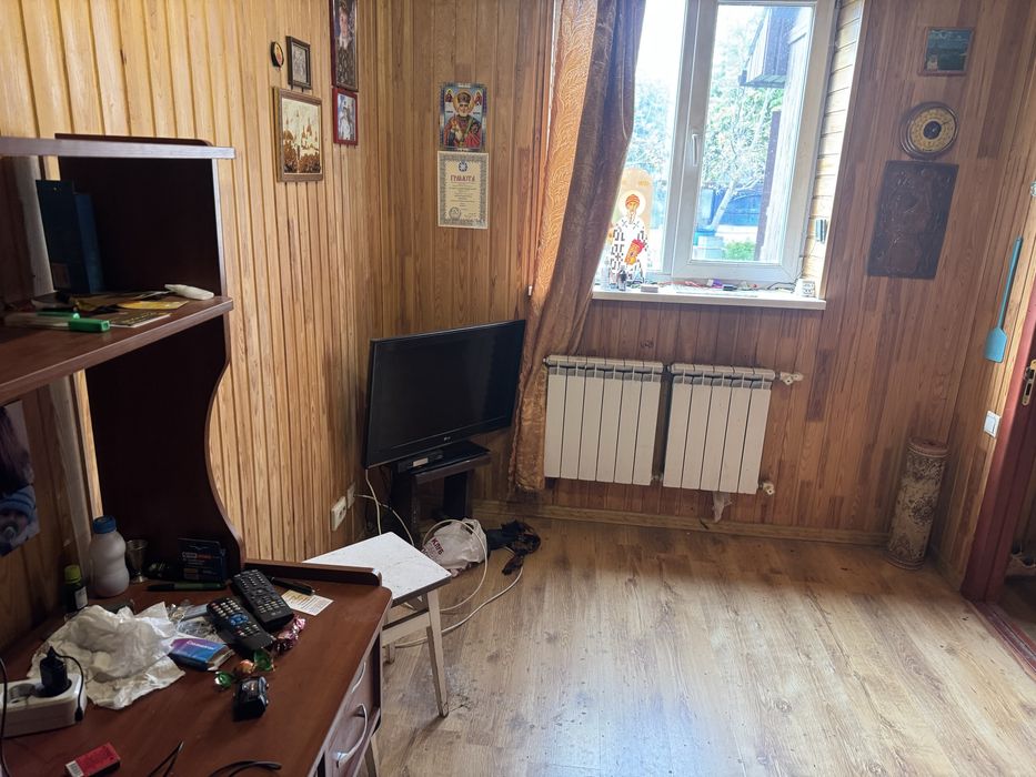 Продам окремий будинок на 20 сотках,в Гостомелі,будинку 7 років.