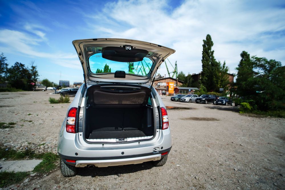 Dacia Duster 1,2, niski przebieg, bogate wyposażenie, zadbana, hak