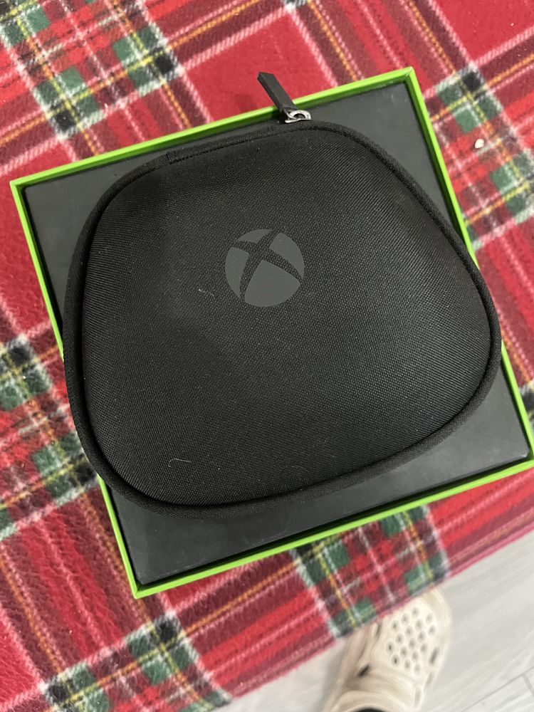 Продам XboX X 1TB(825ГБ)