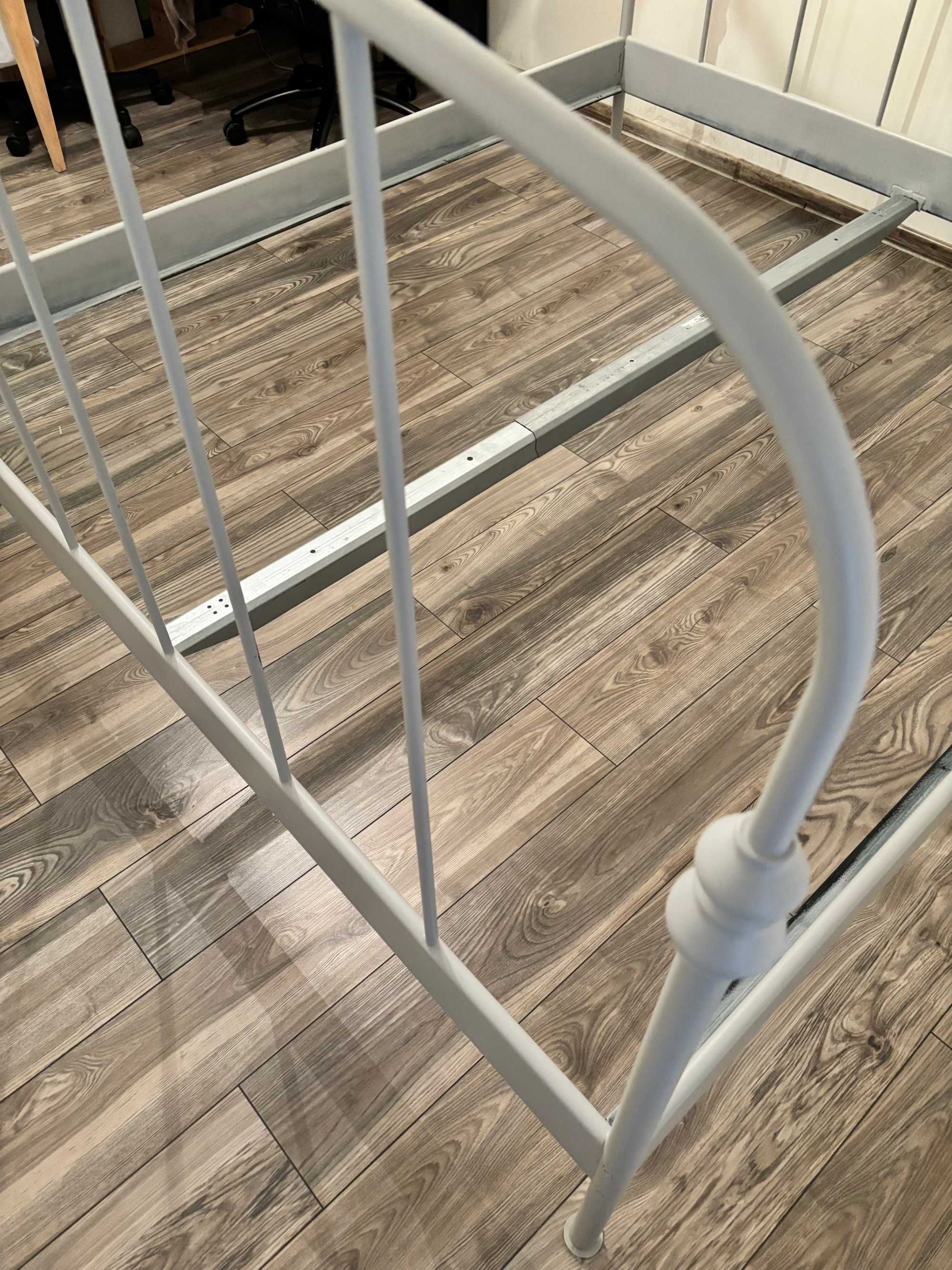 Łóżko podwójne z metalowym stelażem  180x200 cm- Skorva Ikea