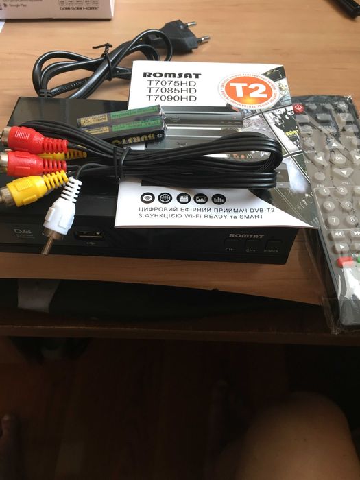 Продам новый Тюнер DVB-T2 Romsat T7085HD