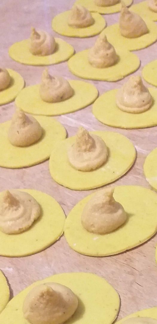 Pierogi Cztery Sery z suszonymi pomidorami i parmezanem