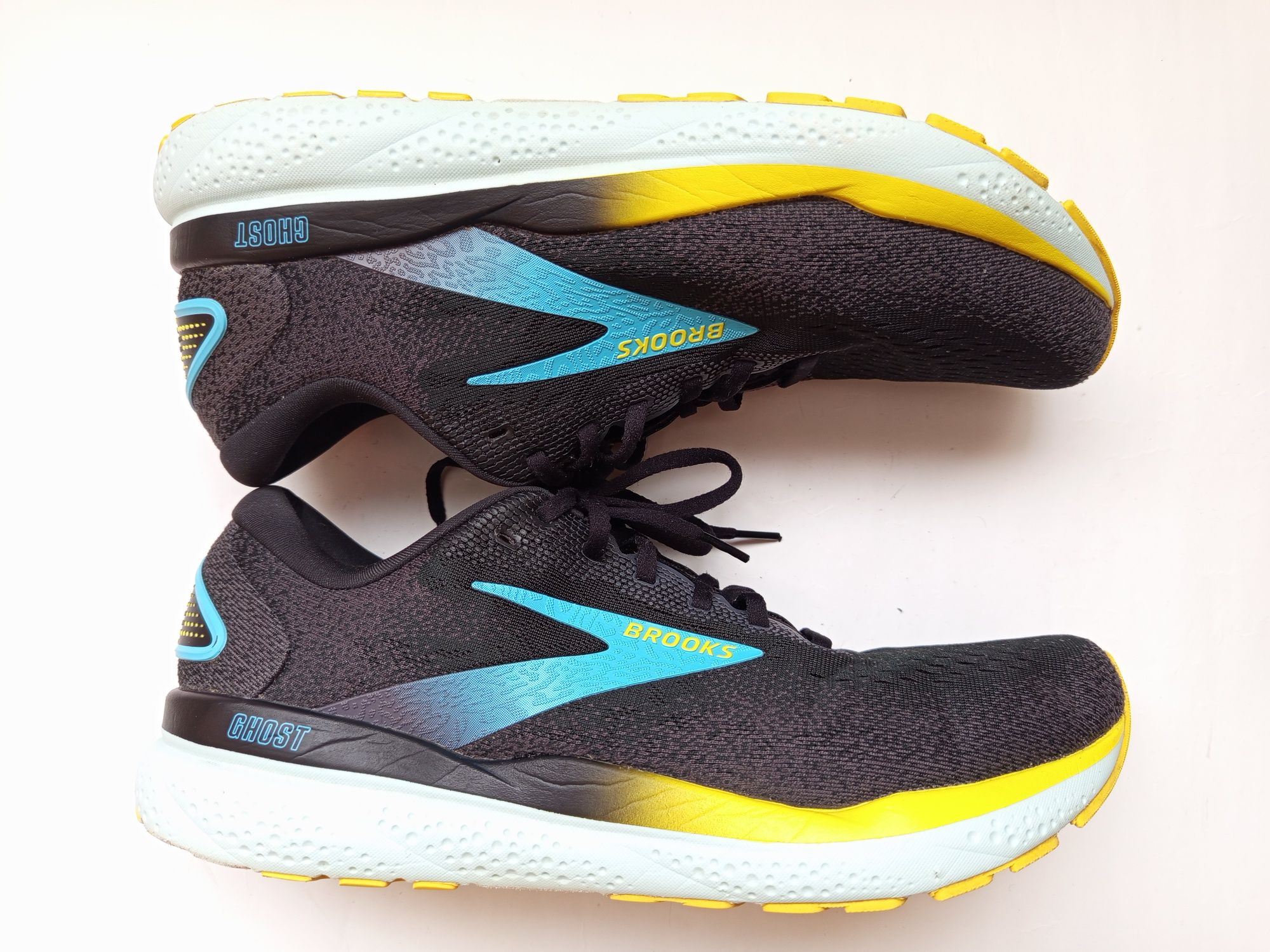 Brooks Ghost 16 чоловічі бігові кросівки 30.5см