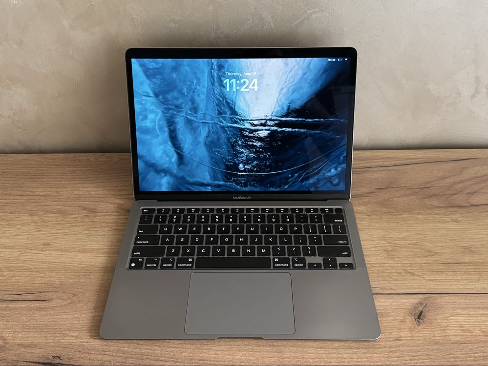 Гарний стан! Macbook Air 13 M1 8/256 ГБ Space Gray