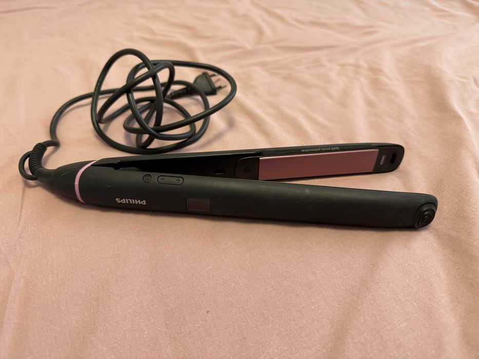 Випрямляч для волосся PHILIPS BHS675