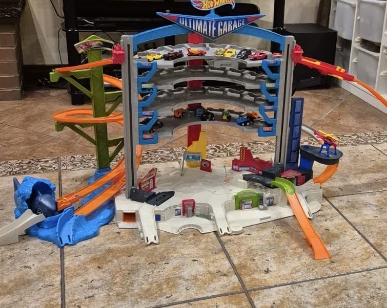 Гараж Hot Wheel Ultimate Garage