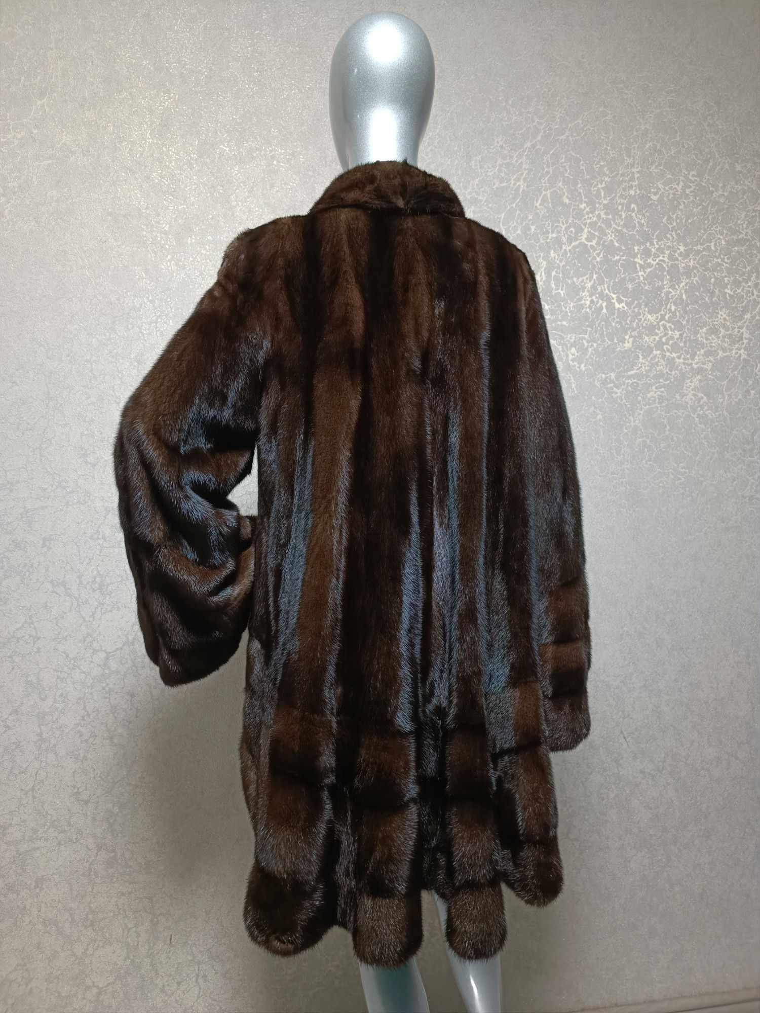 Розкішна норкова шуба, шубка. Італія. Великий розмір. 97 см