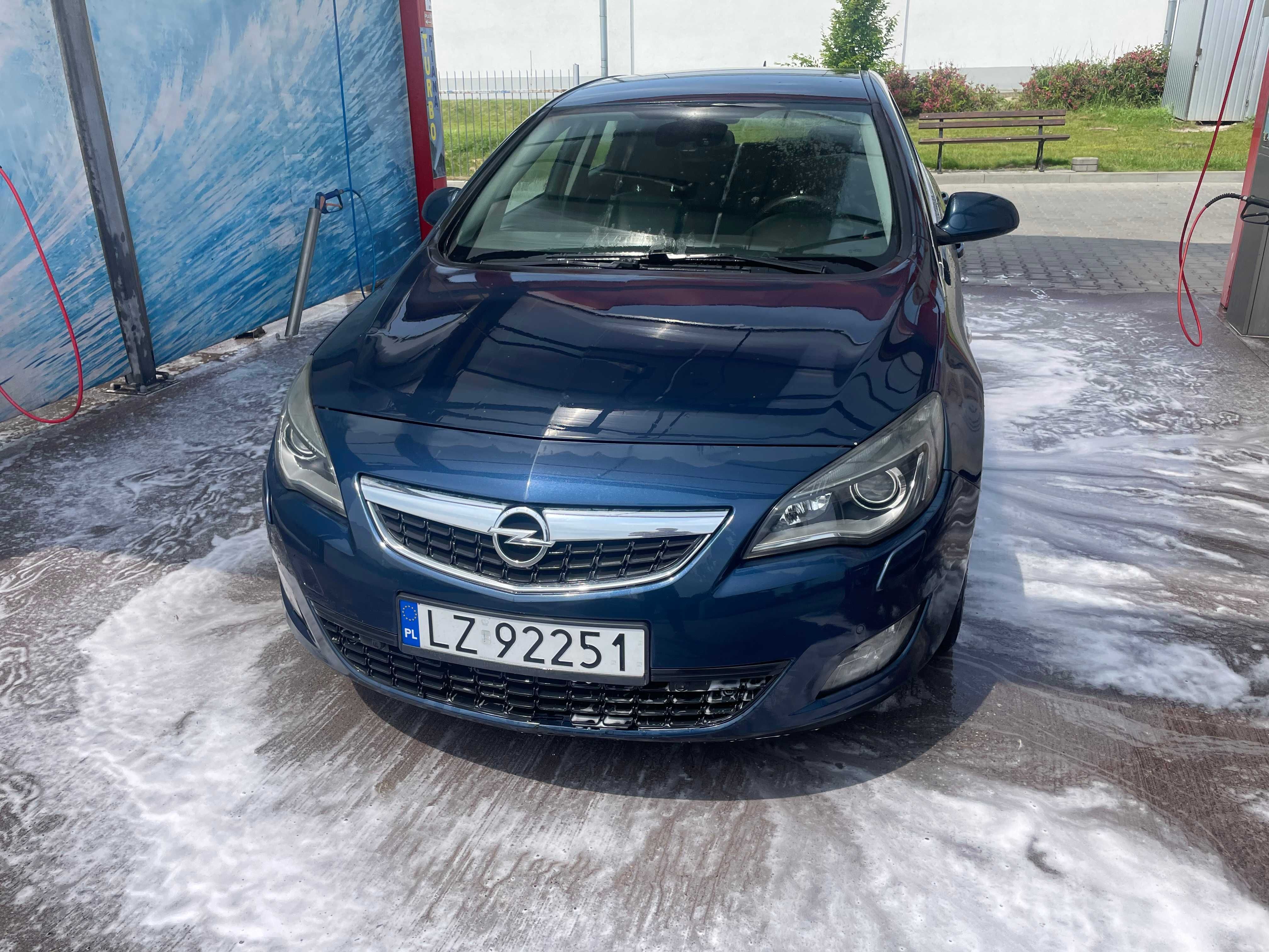 Opela Astra J 2009 Automat, skóra, tryb sport
