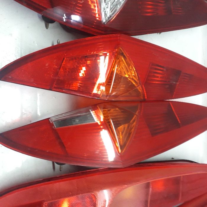 Varias versões Farolin Fiat Punto