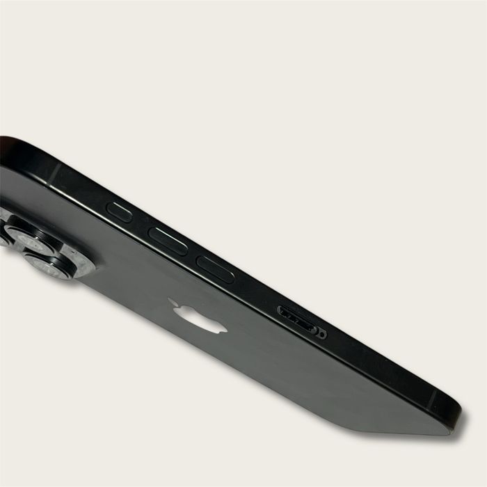 iPhone 16 pro uszkodzony bez ekranu