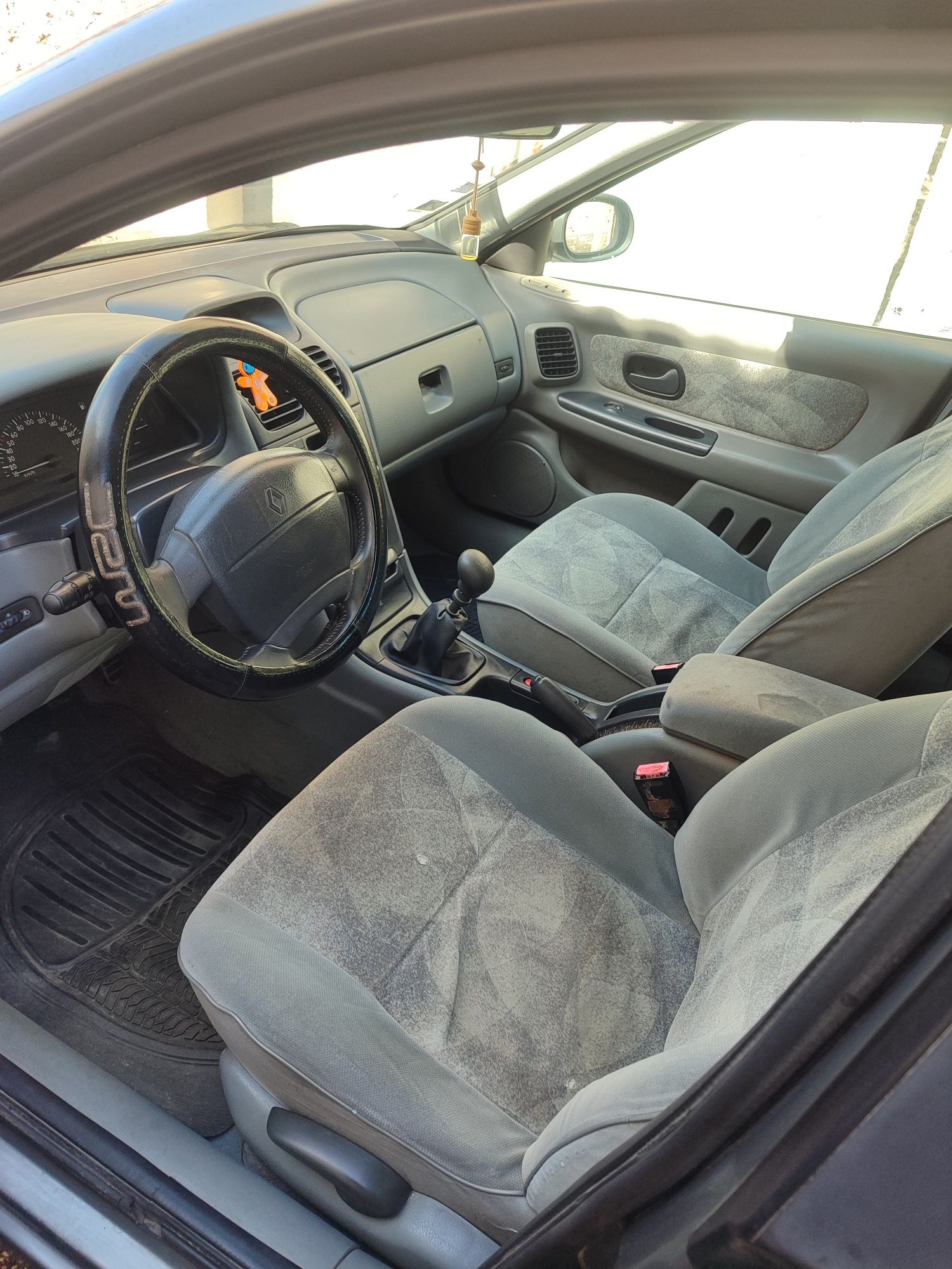 Renault laguna 1.6