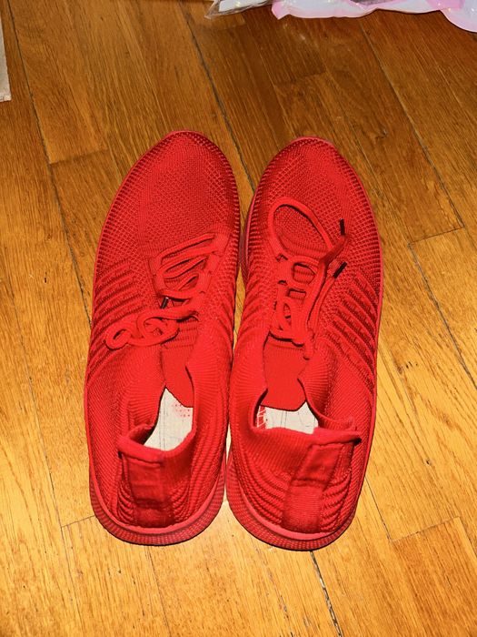 Мокасини червоного кольору