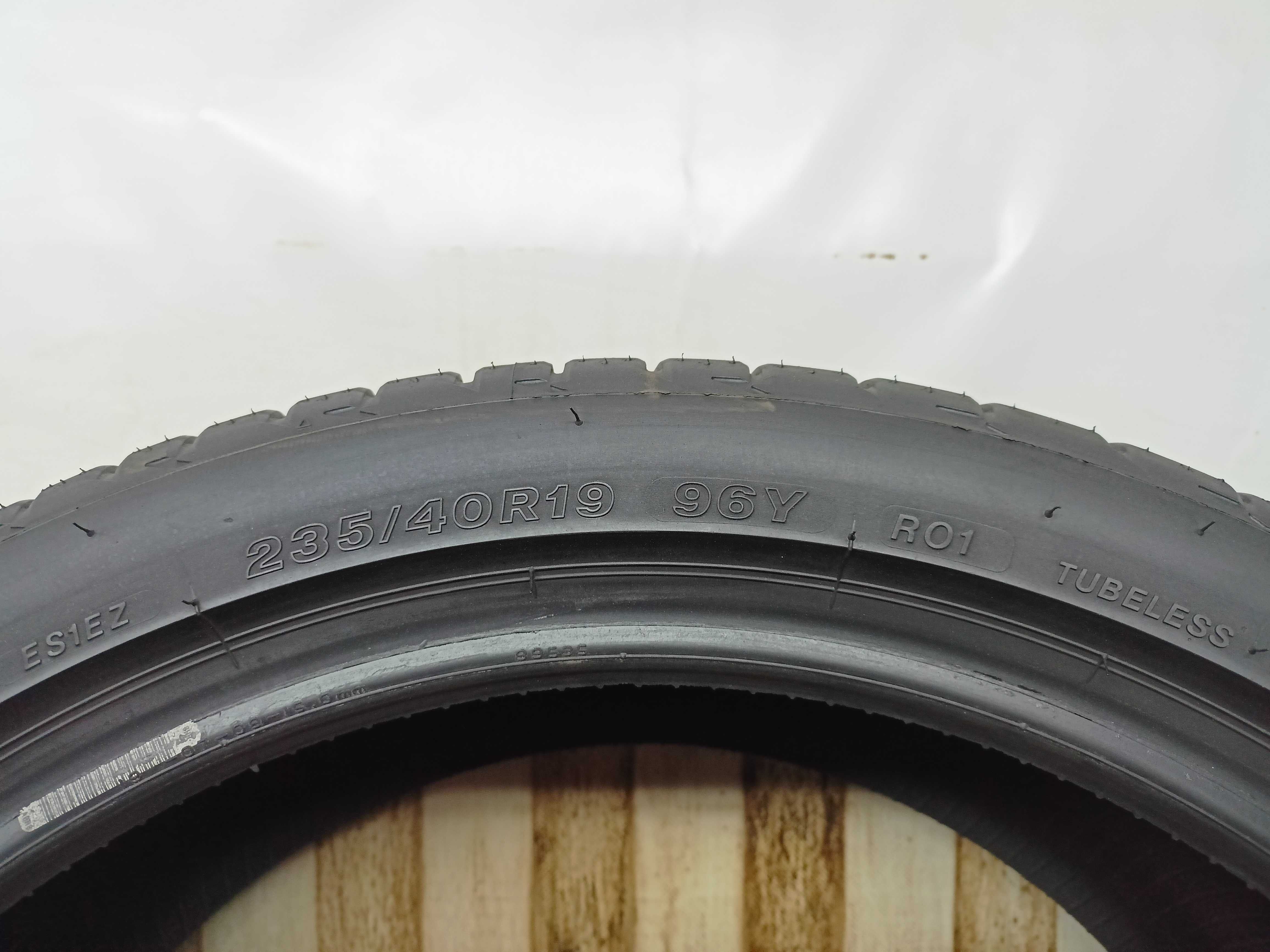 Bridgestone Potenza S001 235/40/19 24r. 96Y Nowa (4311)