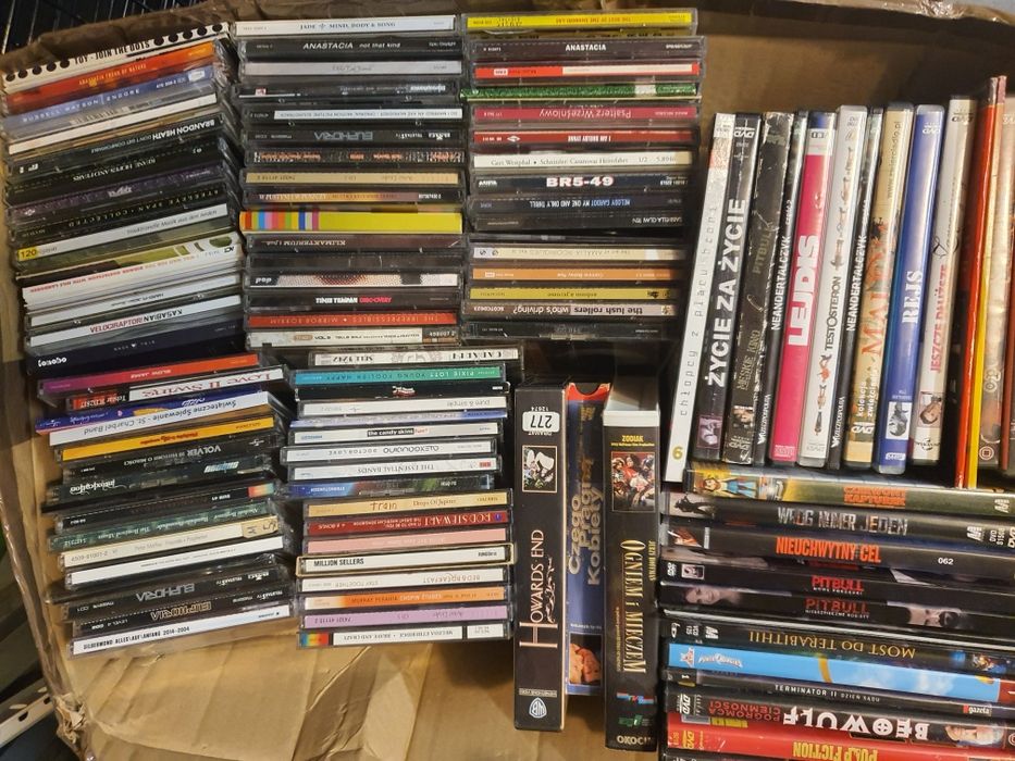 Płyty CD z muzyką i filmy DVD