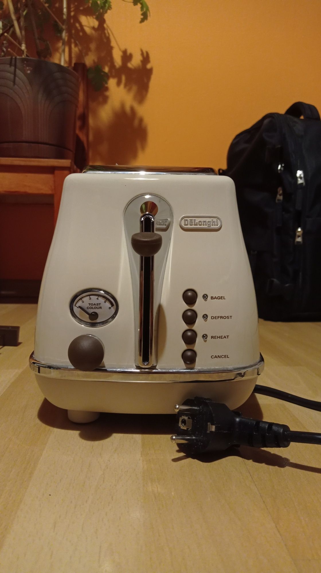 Toster DeLonghi stan idealny