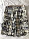 Bermudas axadrezadas pretas e brancas