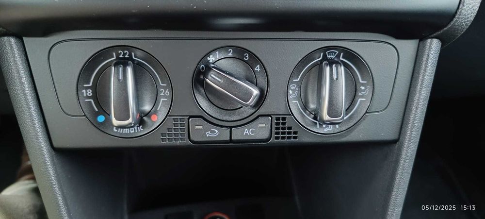 VW POLO 1.2i ConfortLine Nacional