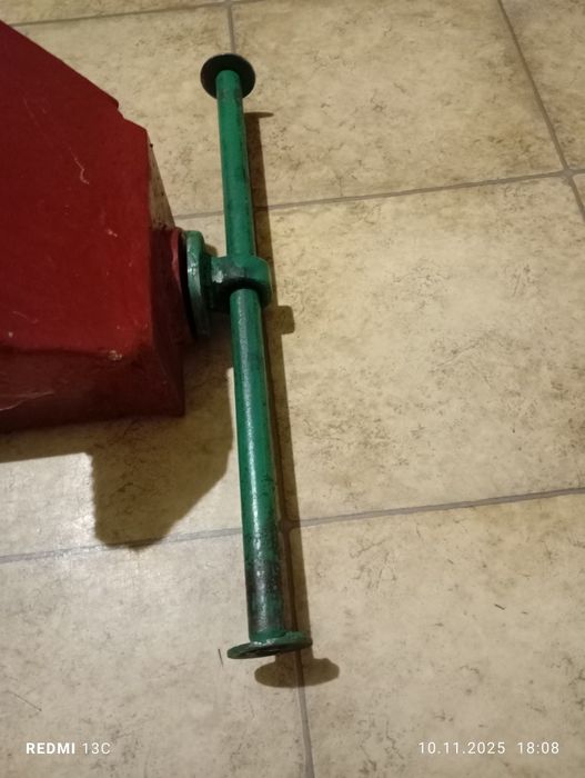 Тиски большие слесарные