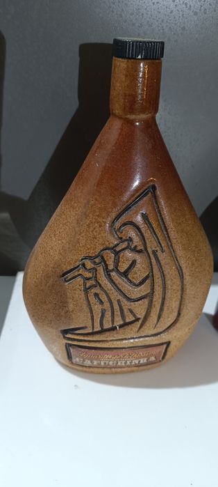 Garrafa antiga de loiça