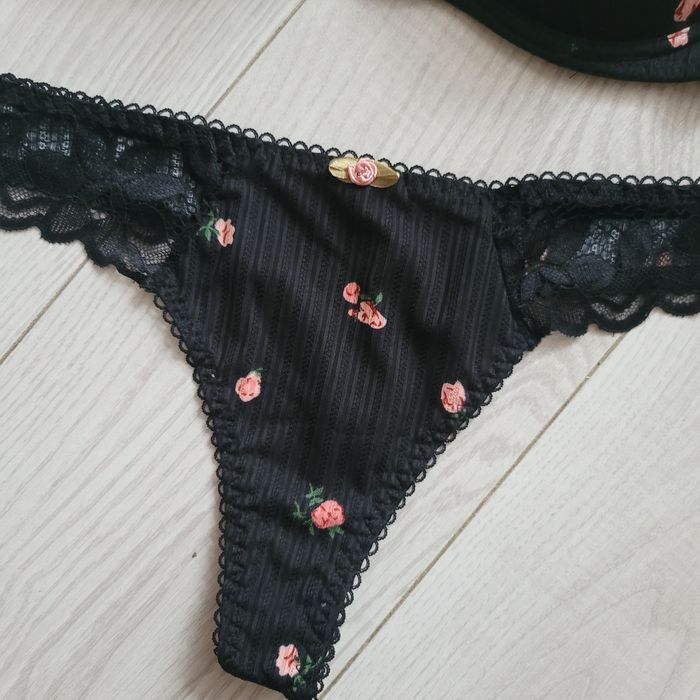 Nowy zestaw M 85B bielizna biustonosz stringi