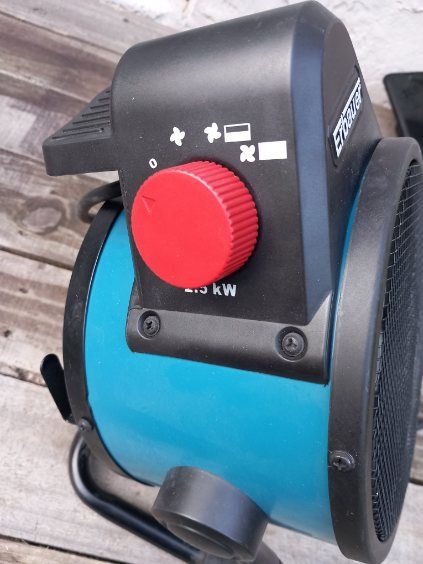 Nagrzewnica elektryczna Erbauer 2500 W