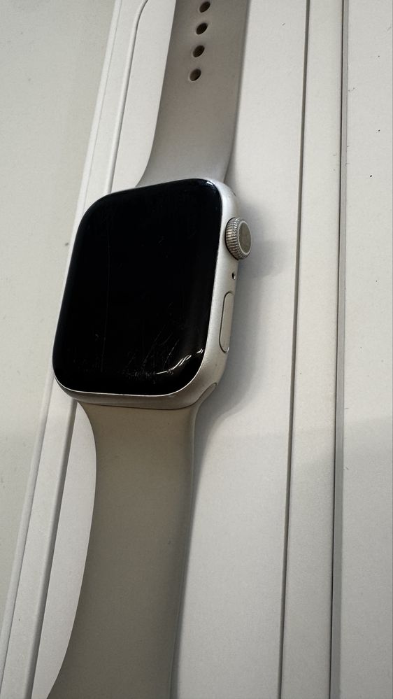 Apple Watch 8 45mm