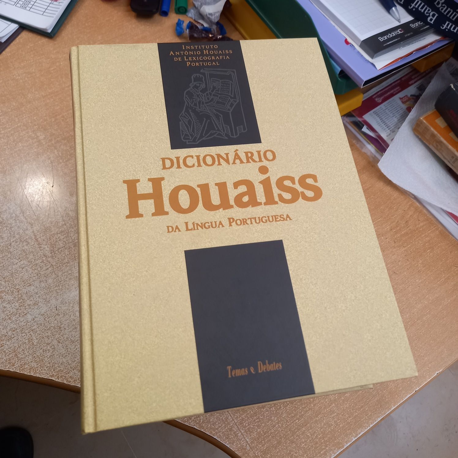 Três  dicionarios. Como novos