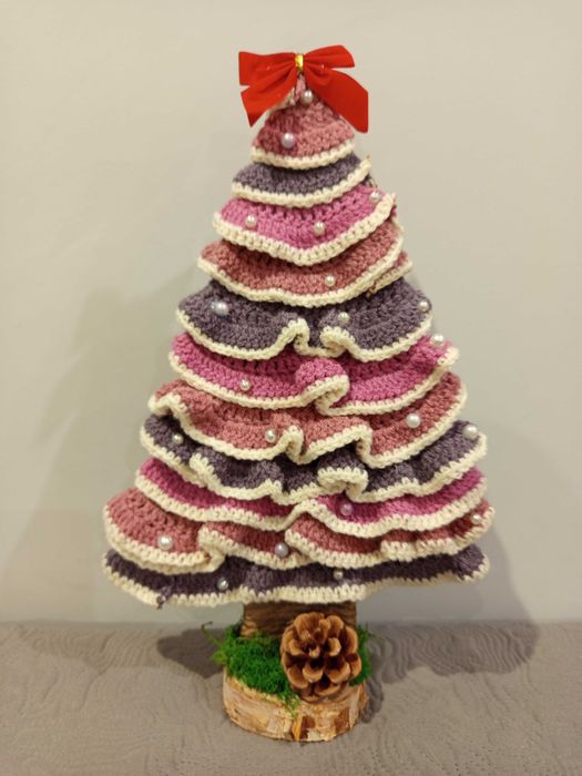 Kolorowa, ręcznie robiona choinka