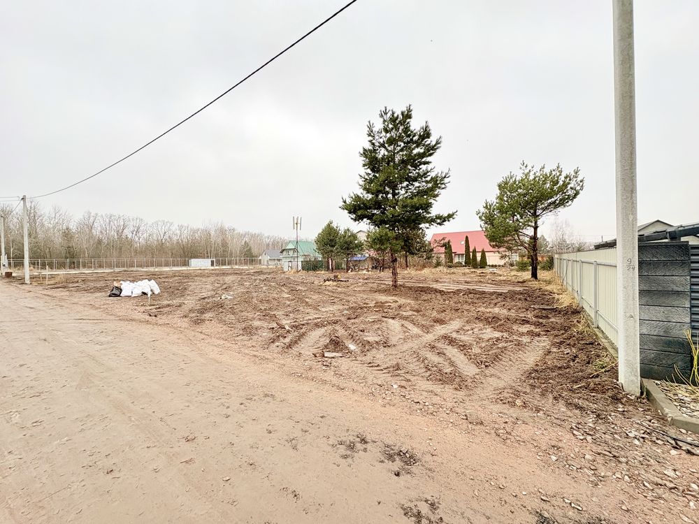 Продам ДІЛЯНКУ 10соток Під Будівництво ГАЗ ЦЕНТ КАНАЛІЗАЦІЯ Крюківщина