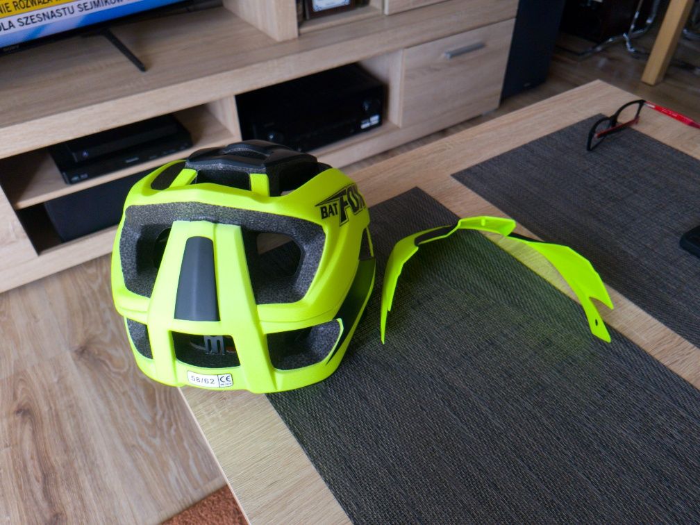 Kask rowerowy BAT  FOX