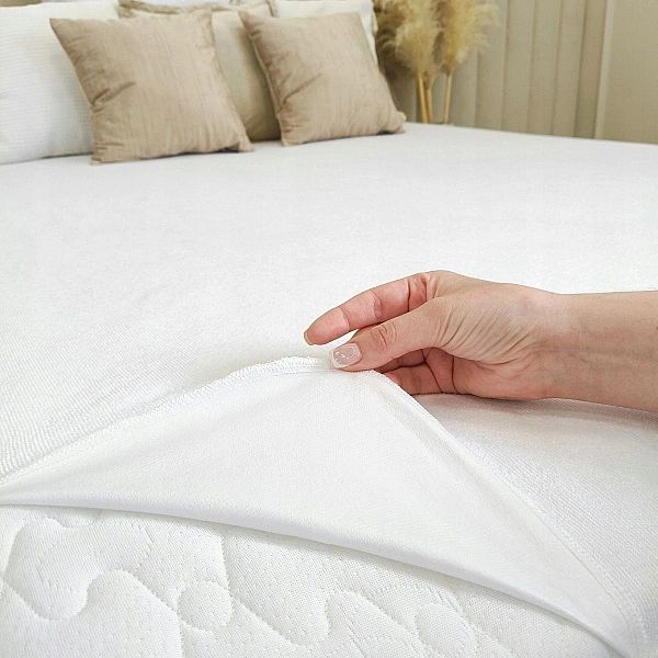 Ochraniacz nieprzemakalny na materac higieniczny 180x200 podkład Fabia