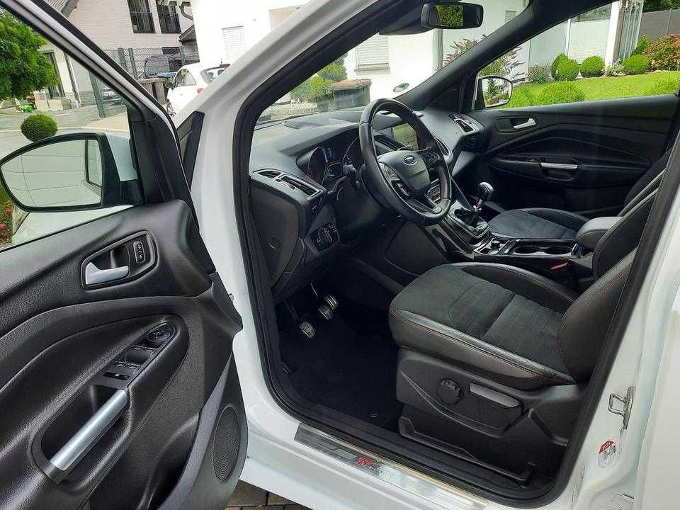 Ford Kuga Wersja ST-Line Full Full DISEL