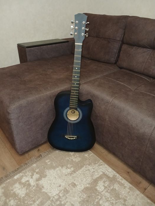 Продам гітару Синю