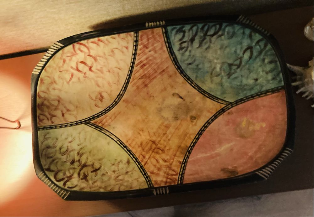 Quadros, pratos, espanta espiritos, elefante, peixe e girafa