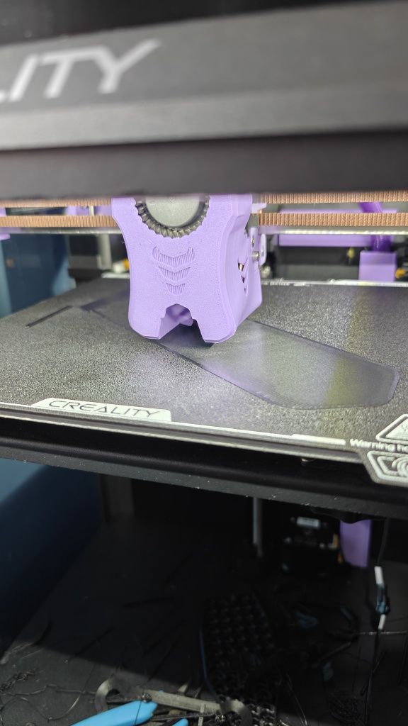 Drukarka 3D Creality K1C z dużą ilością modów.