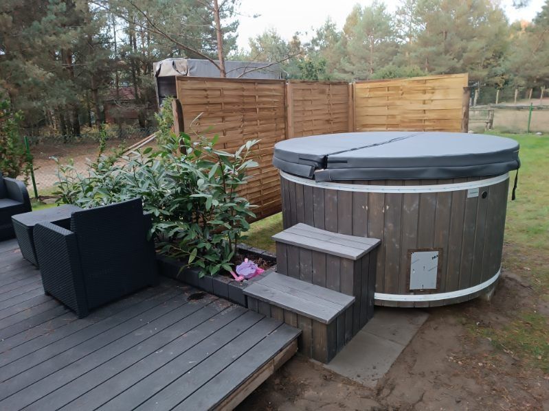 Domek w lesie balia ,jezioro ,ryby. Mężyk