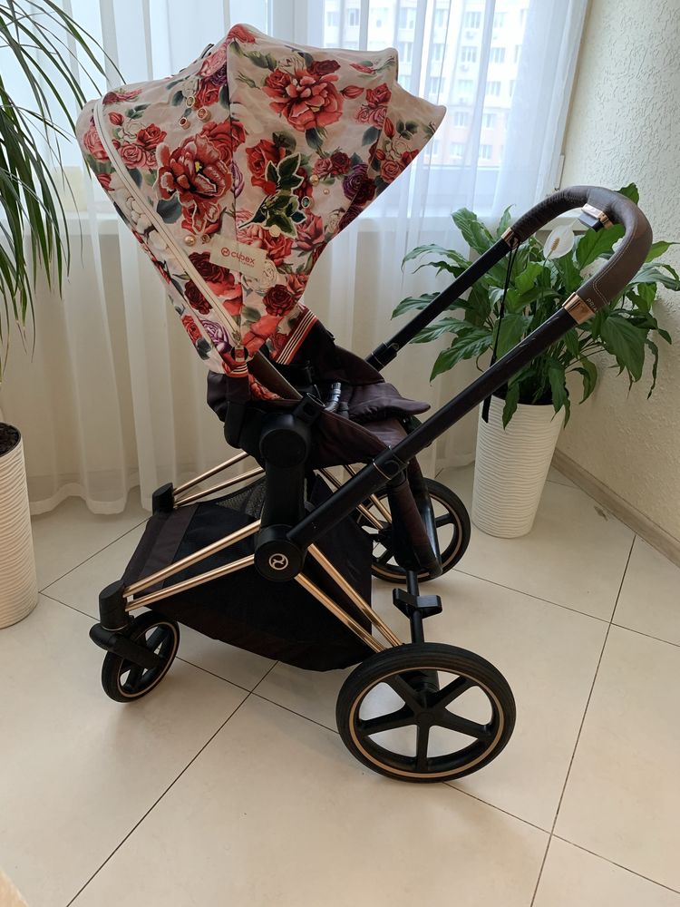 Прогулянкова коляска Cybex Priam Blossom Light на шасі Rosegold