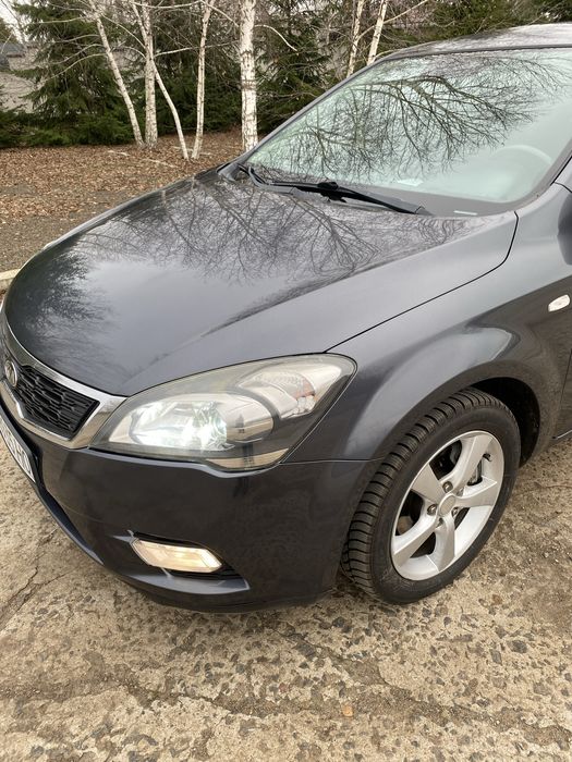 Продаю автомобіль KIA ceed