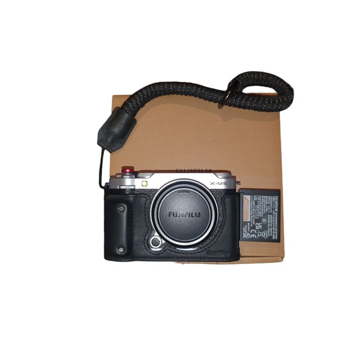 Fujifilm X-M5 + Akcesoria - Jak Nowy!