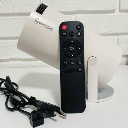NOWY Projektor rzutnik z SMART TV, Wifi z glosnikiem, 4K, kino w domu