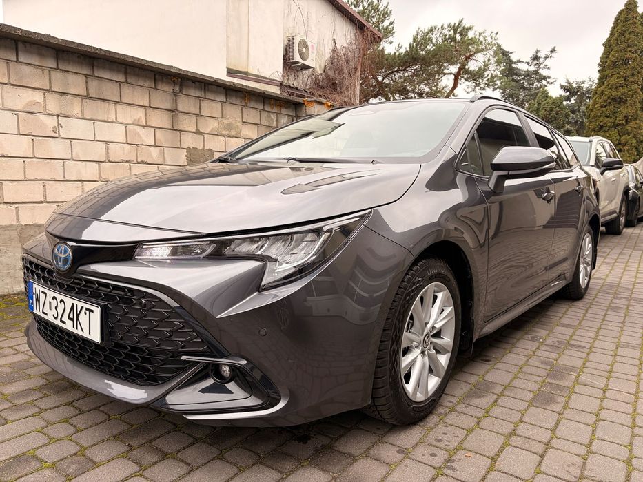 Toyota Corolla 1,8 Bogata wersja Salon Polska