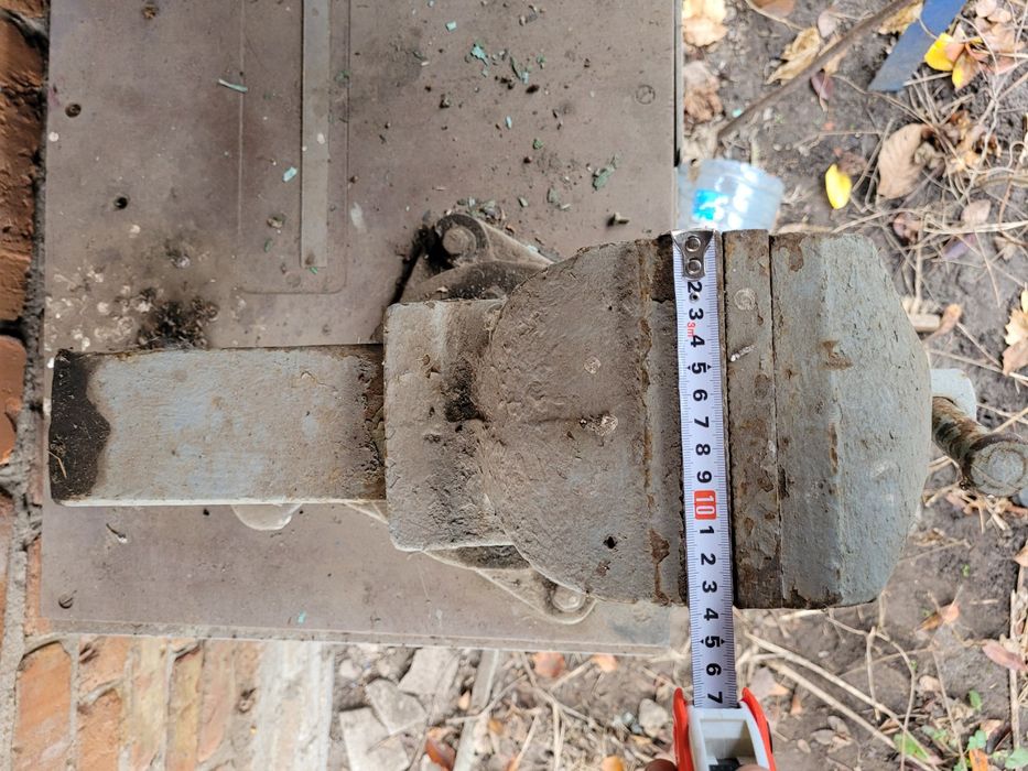 Продам тиски состояние как на  фото.