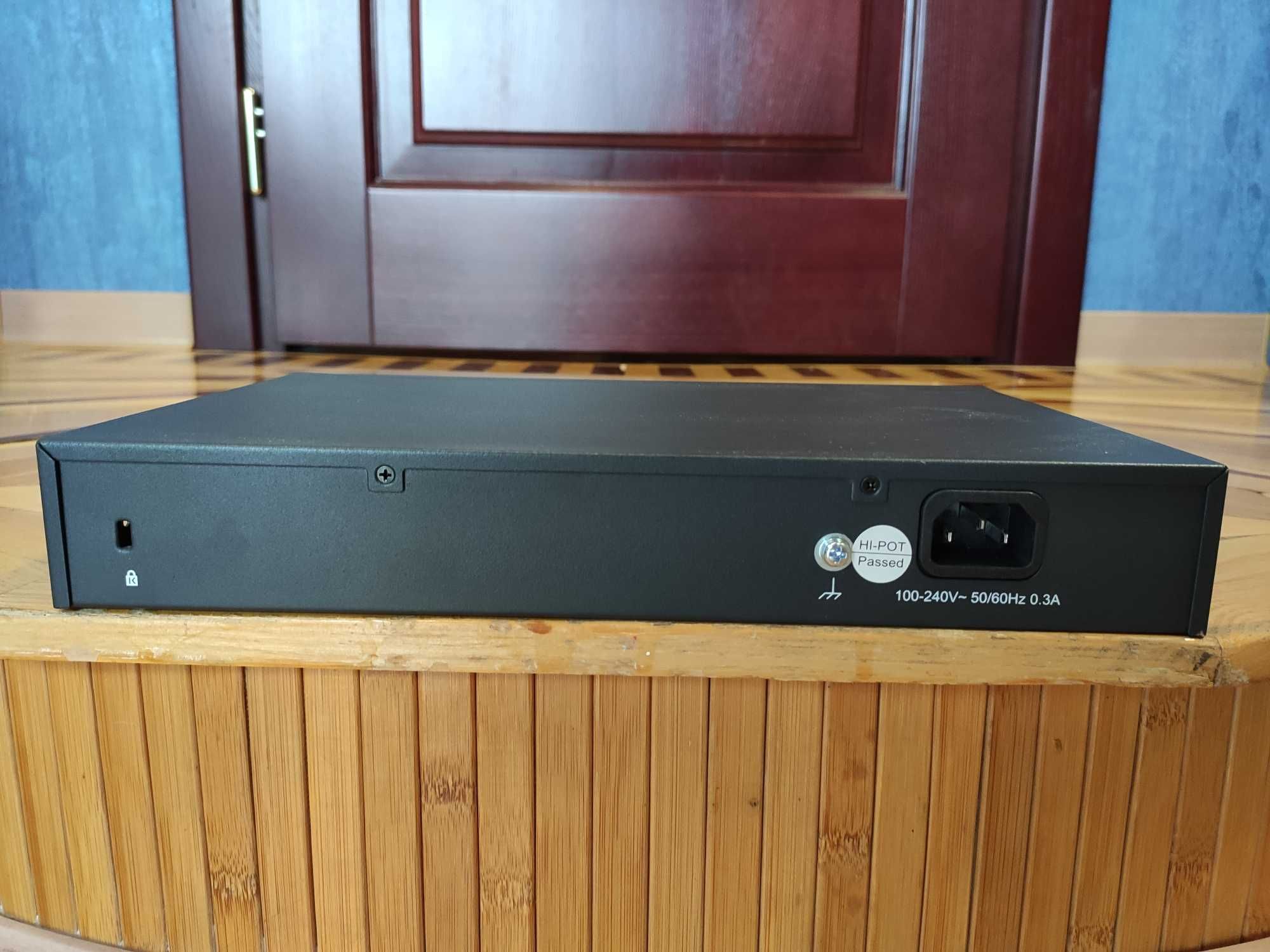 Коммутатор TP-Link TL-SF1016DS