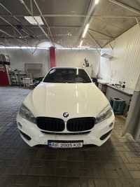 Машина BMW X6