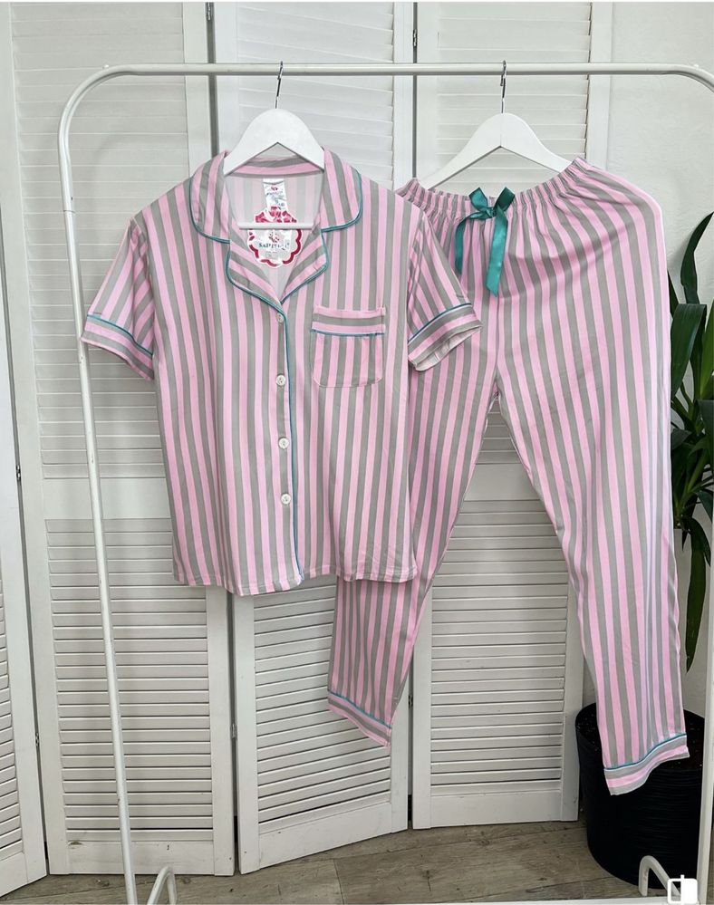 Женская пижама в розовую полоску. Жіноча піжама у смужку