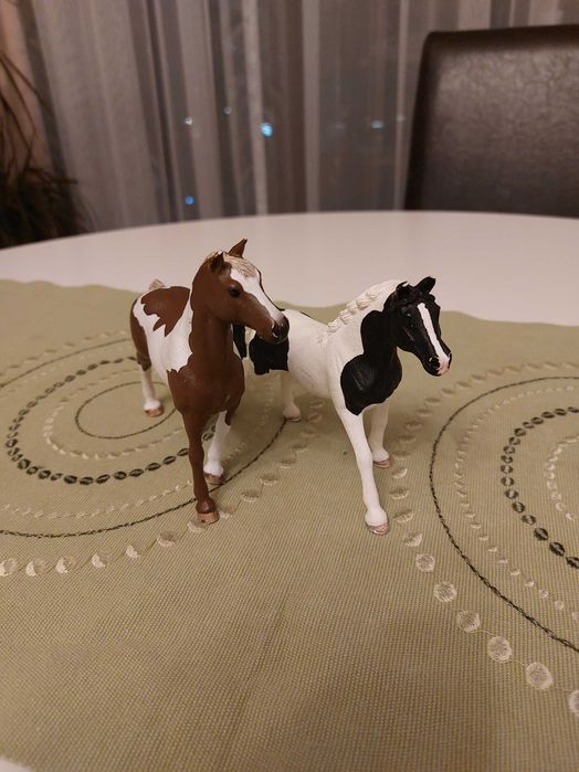 Zestaw koni Schleich