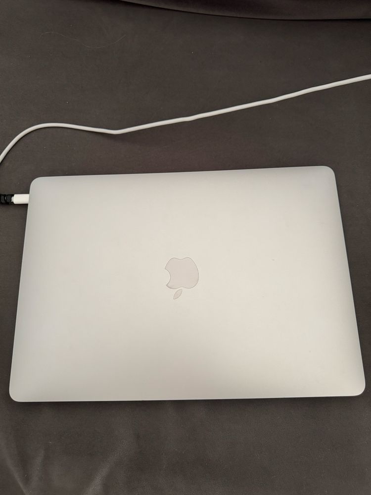 Macbook Air 2020 13“ Intel Core i5 8GB Ram 256GB SSD