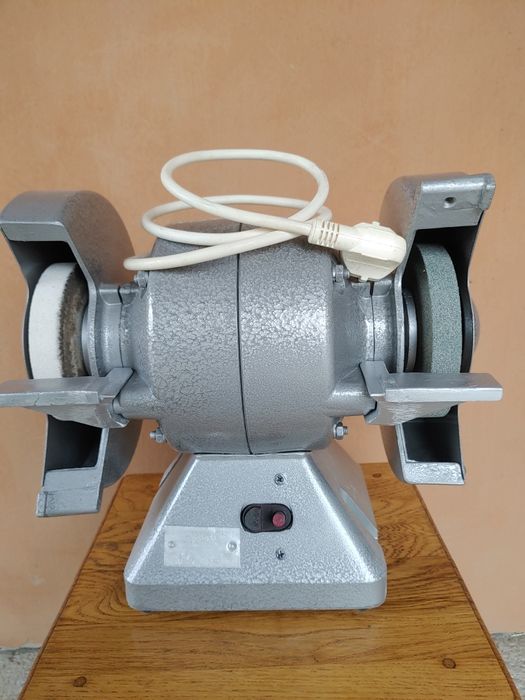 Заточний, нождак , точило.